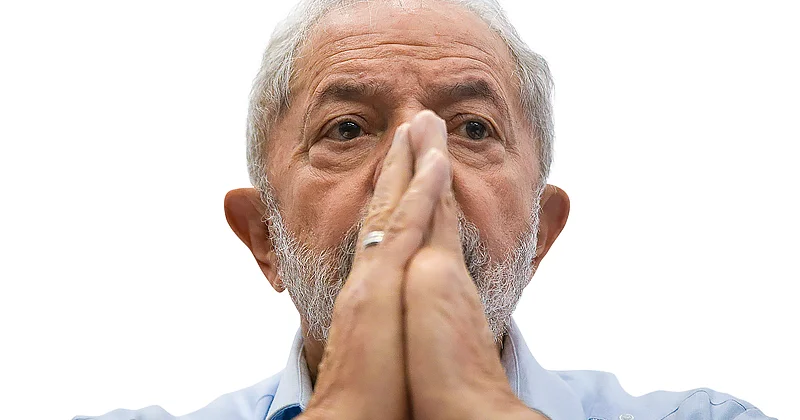 LULA REZANDO