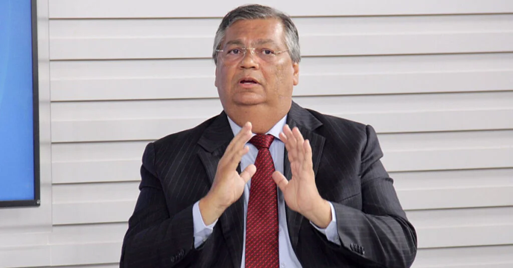 Flavio Dino atacado