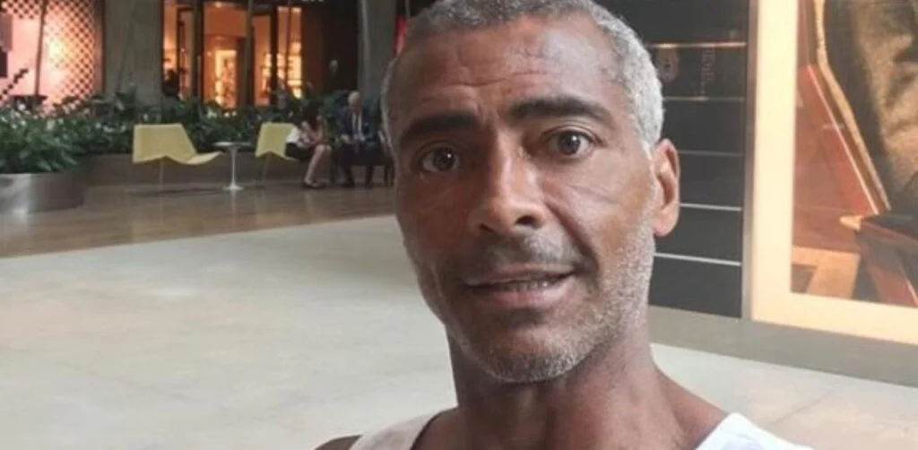 Romário internado