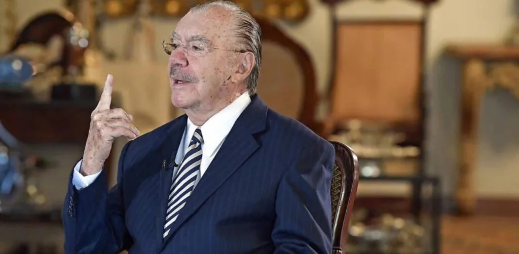 Sarney queda
