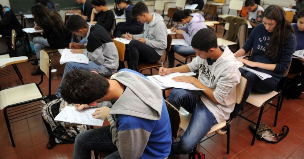 Alunos estudantes