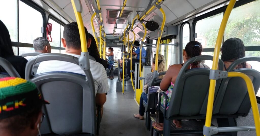 mulher ônibus