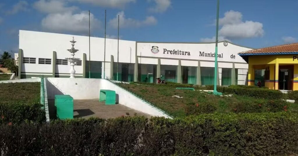 Prefeitura exonera
