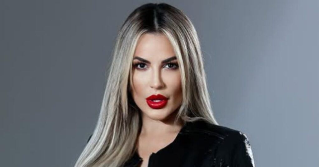 Deolane Bezerra