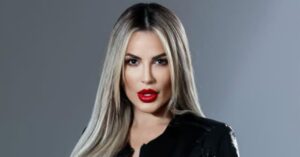 Deolane Bezerra