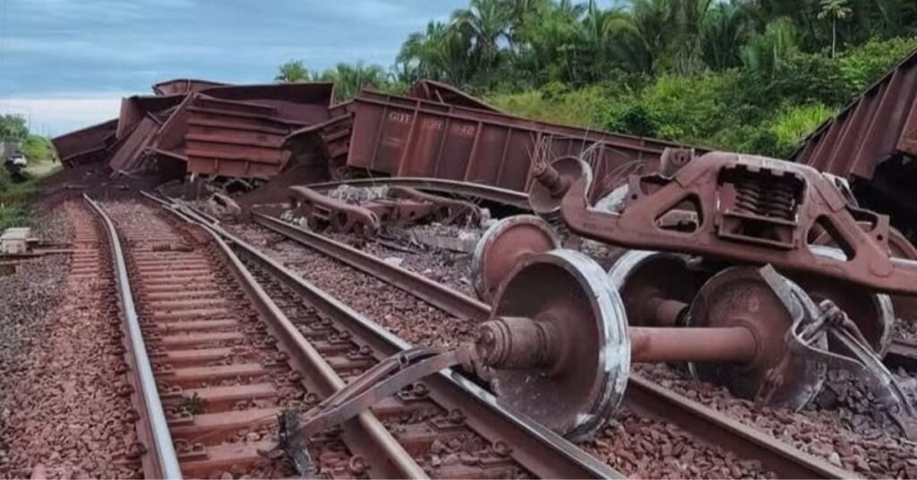 descarrilamento trem