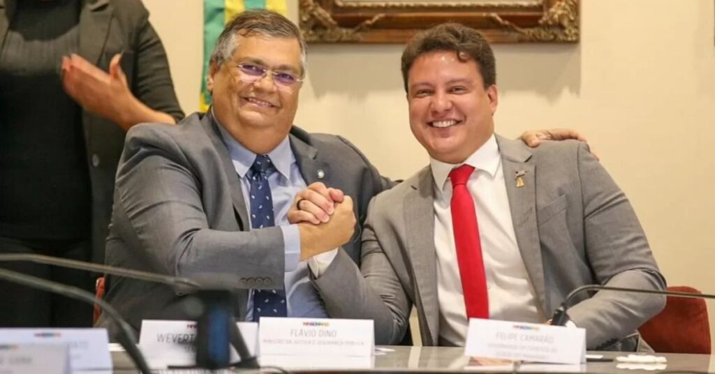 Dino Camarão